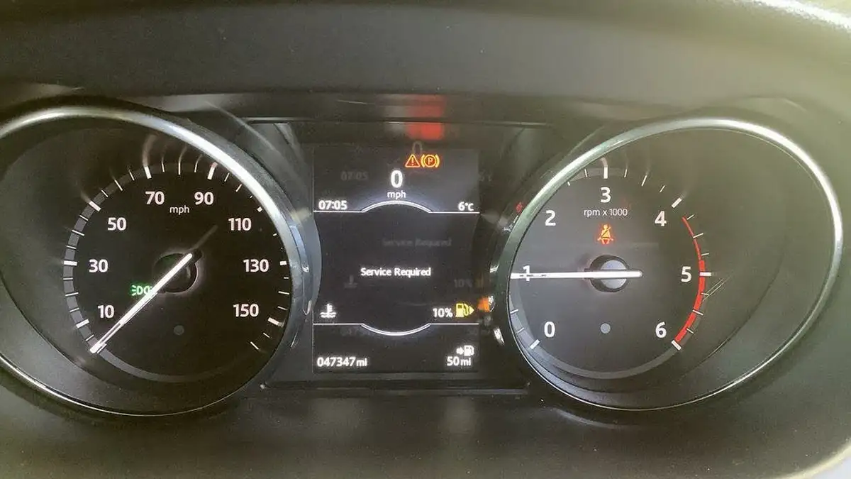 2017-land-rover-discovery-sport-20td4-se-tech-180ps-station-wagon-big-5
