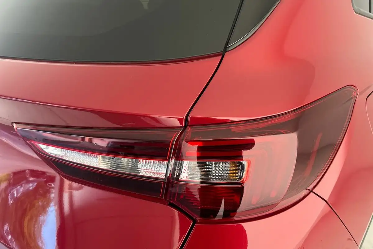 2020-vauxhall-grandland-x-12-sri-nav-big-19