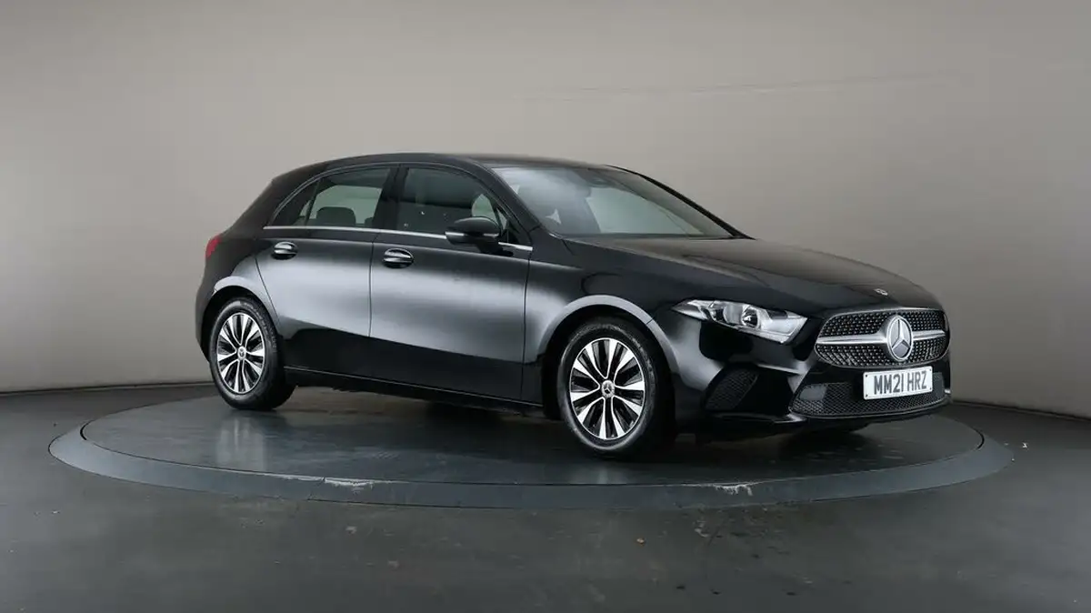 2021-mercedes-benz-a-class-13-a180-se-7g-dct-big-47