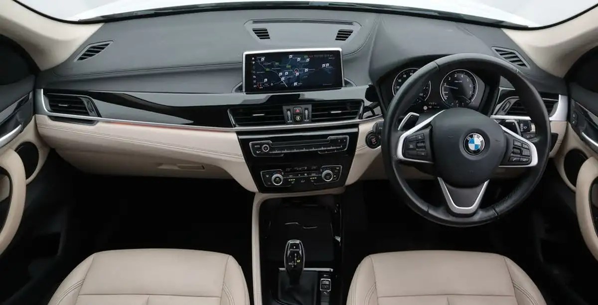 2021-bmw-x1-20-sdrive20i-xline-big-13