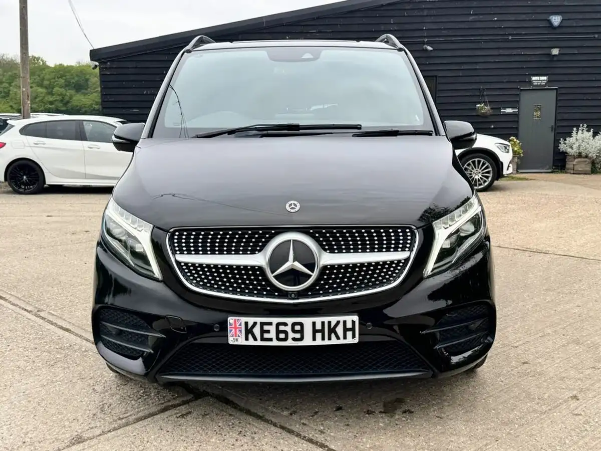 2020-mercedes-benz-v-class-20d-v300d-amg-line-big-2
