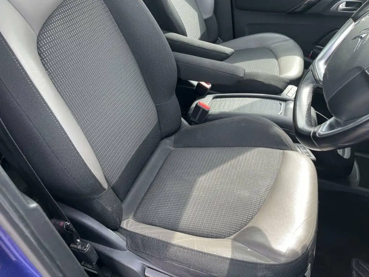 2017-citroen-grand-c4-picasso-16bluehdi-flair-eat6-big-26