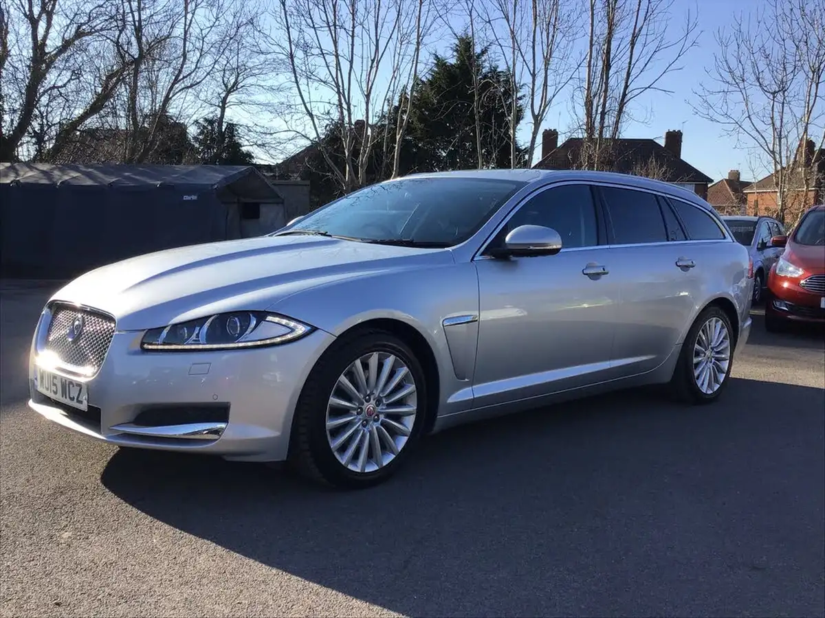 2014-jaguar-xf-22td-premium-luxury-200ps-sportbrake-5d-big-2