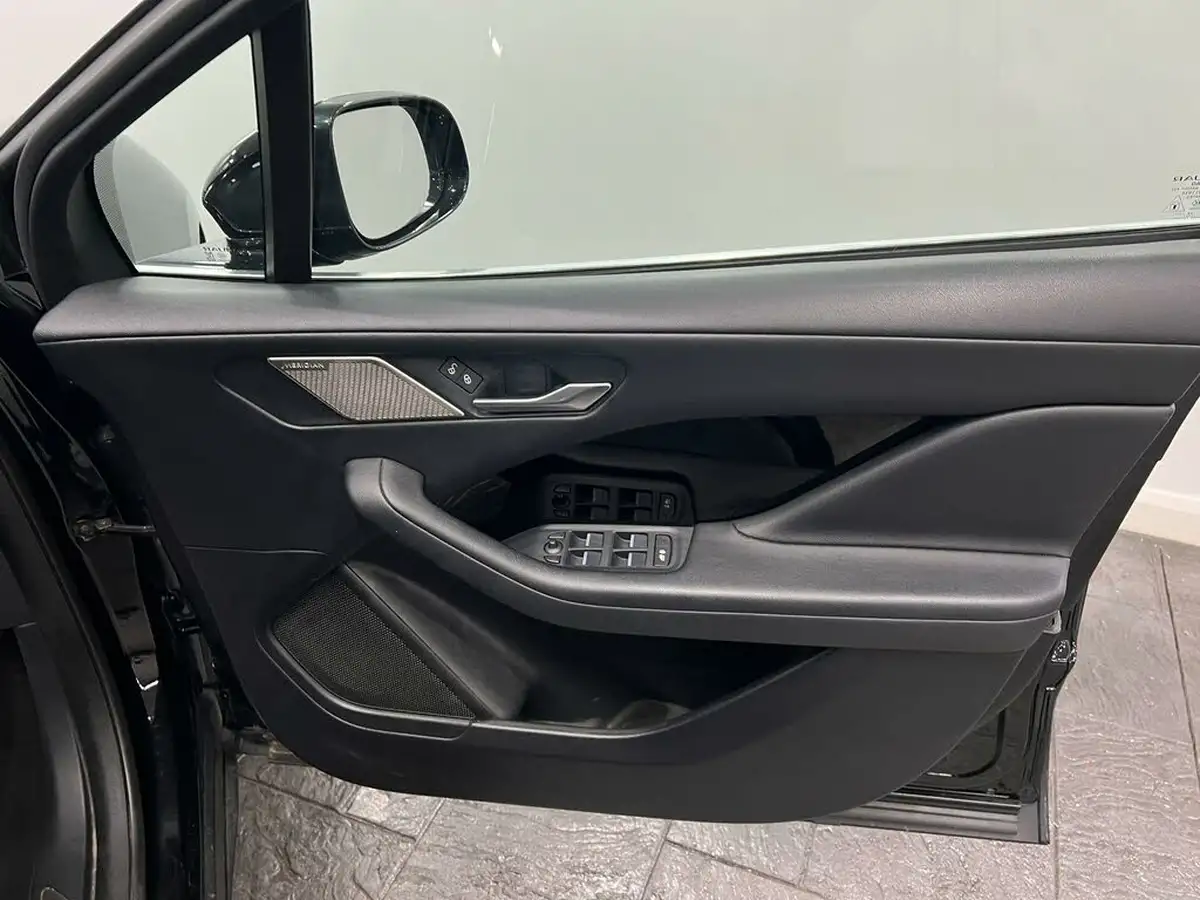 2020-jaguar-i-pace-ev400-s-big-20