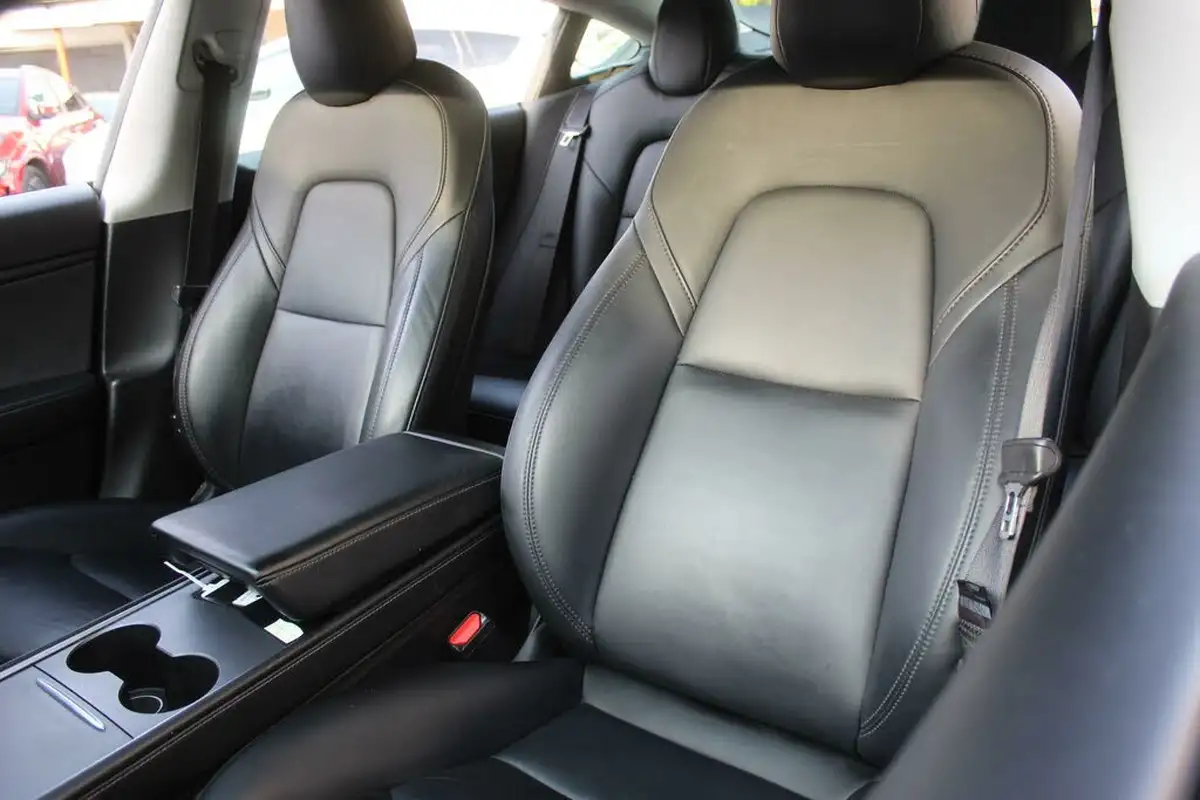 2020-tesla-model-3-e-long-range-big-26