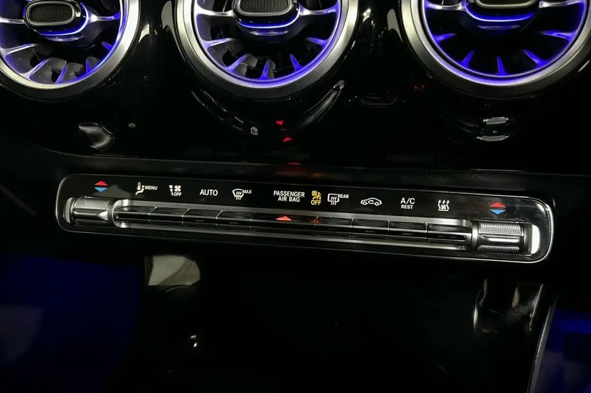 2022-mercedes-benz-a-class-20-a250-amg-line-executive-edition-saloon-4d-big-30