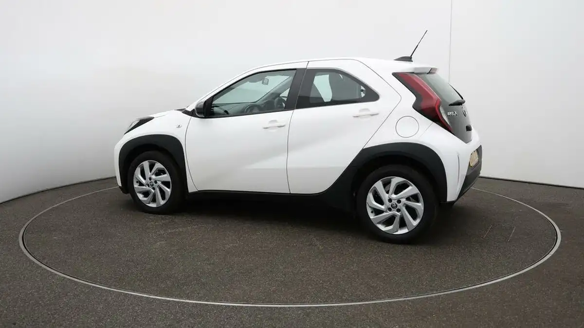 2022-toyota-aygo-x-10-vvt-i-pure-big-39
