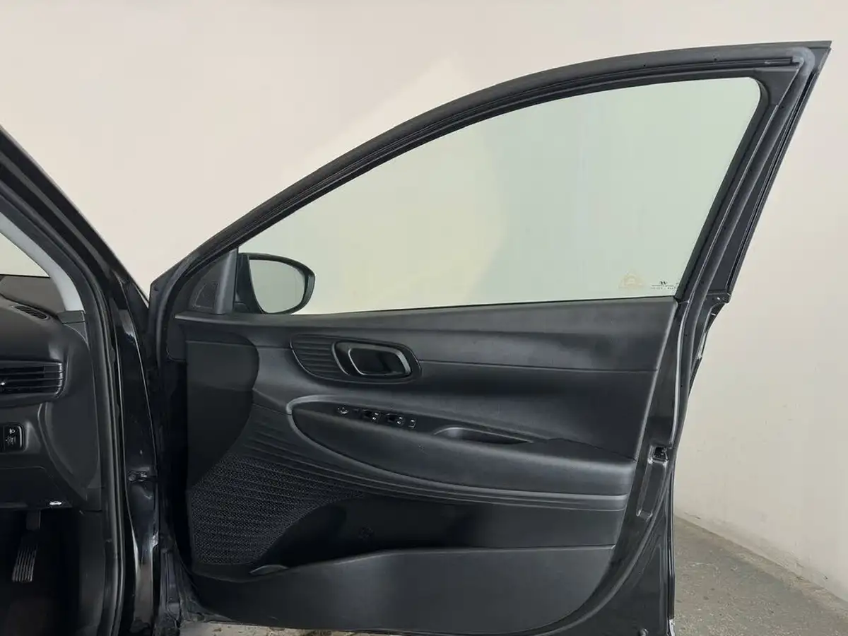 2022-hyundai-i20-10-t-gdi-se-connect-eclutch-imt-big-16