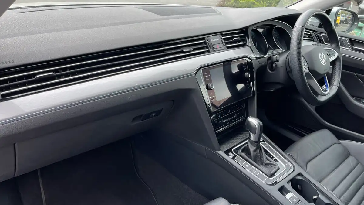 2021-volkswagen-passat-14-tsi-gte-estate-5d-big-9