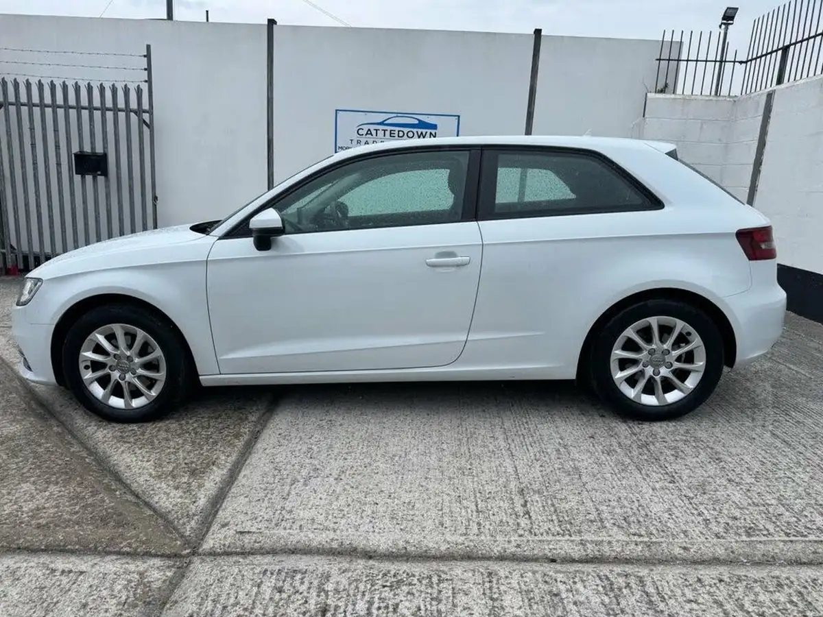 2013-audi-a3-16td-se-hatchback-3d-big-1