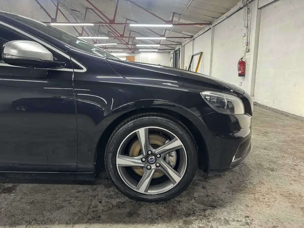 2014-volvo-v40-20td-d3-r-design-lux-nav-big-51