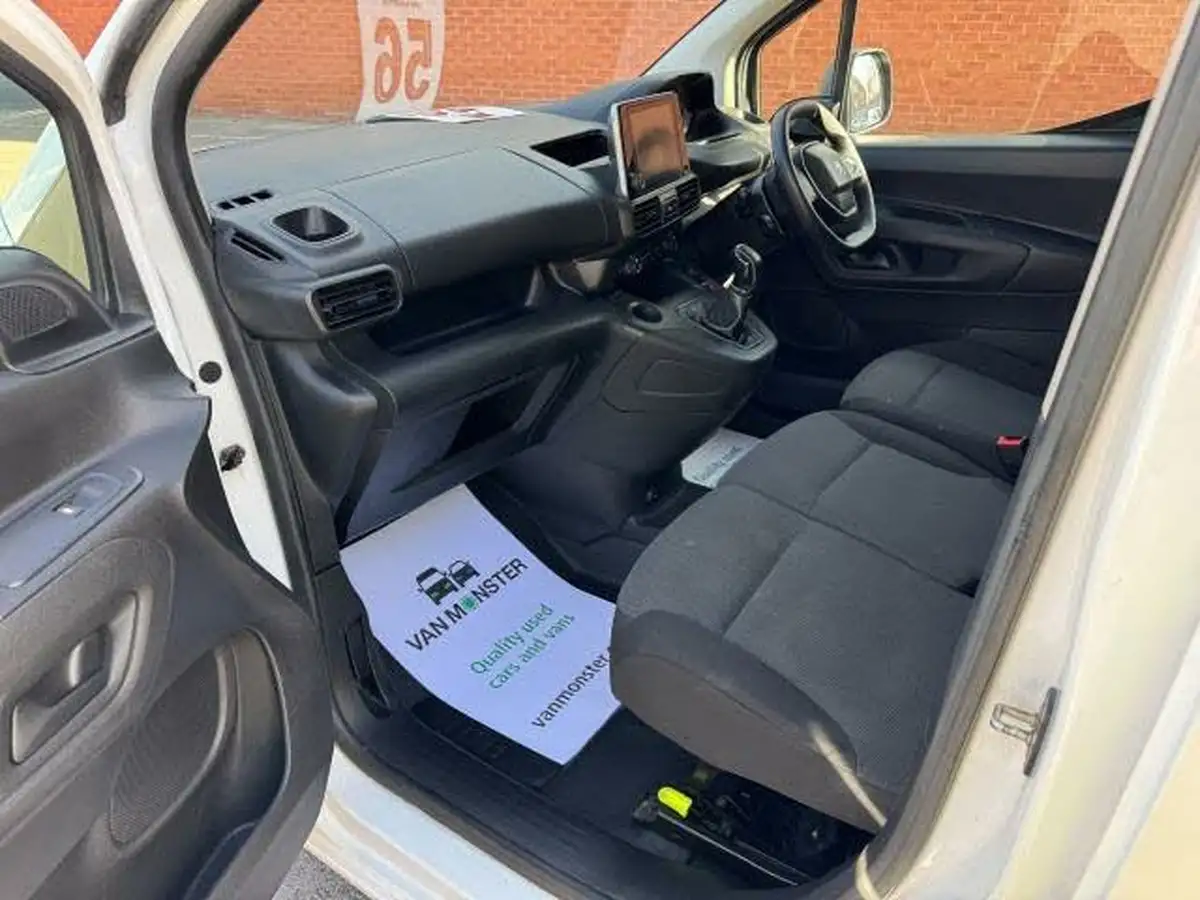 2021-peugeot-partner-15-bluehdi-1000-professional-100ps-eu6dt-panel-big-23