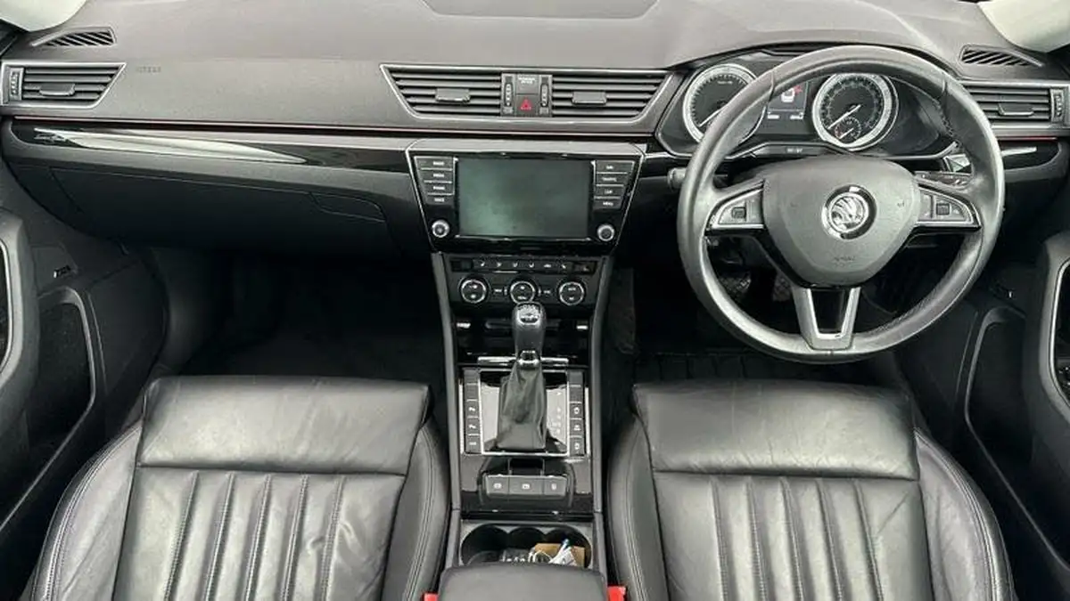 2017-skoda-superb-20-tsi-laurin-klement-220ps-hatchback-big-7