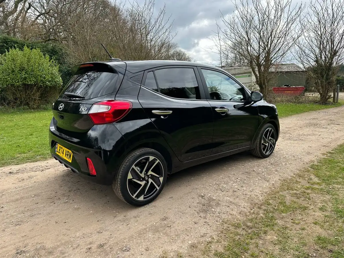 2024-hyundai-i10-12-premium-79ps-big-1
