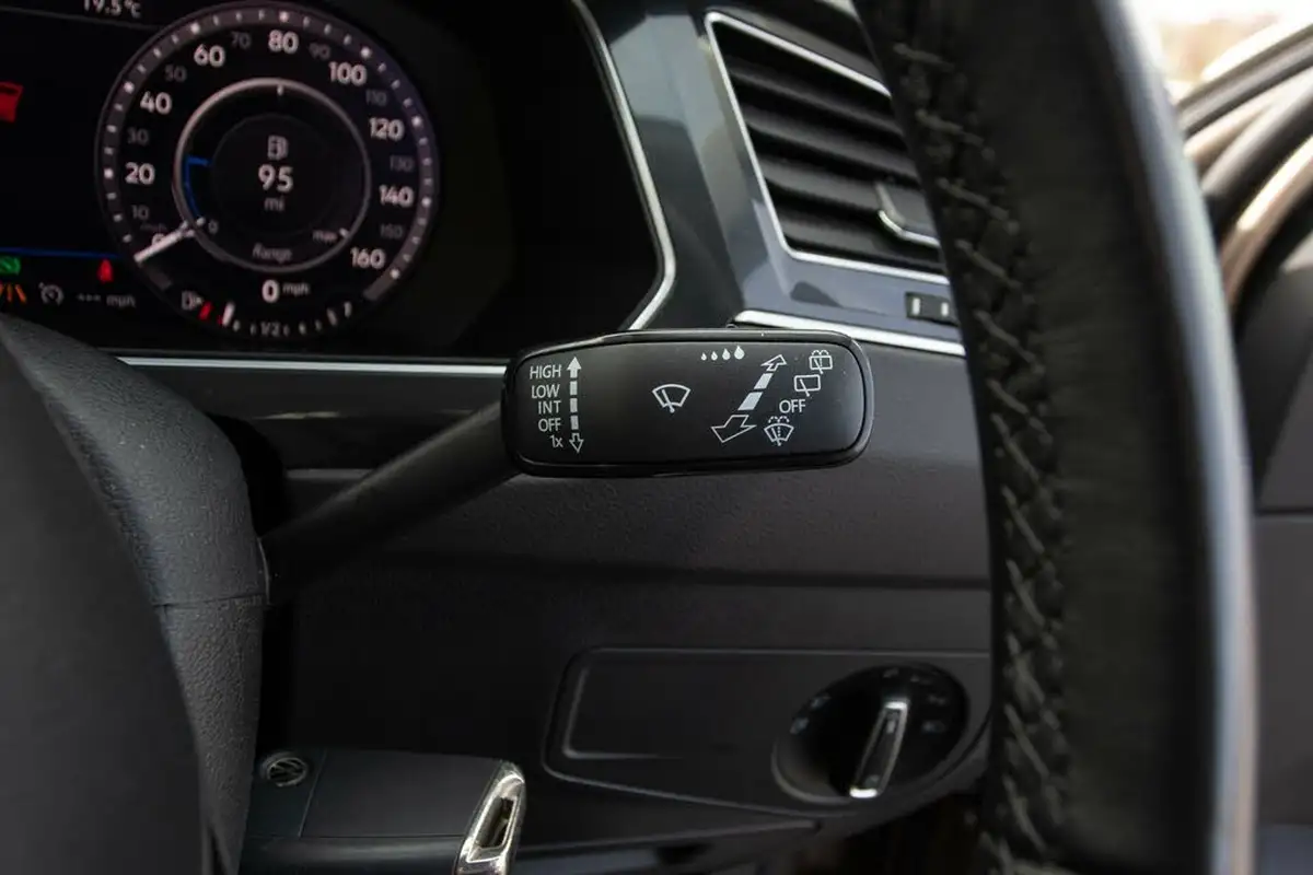 2018-volkswagen-tiguan-20tdi-sel-150ps-ss-dsg-big-17