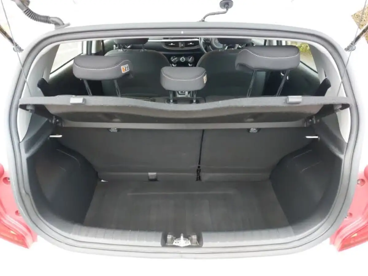 2019-kia-picanto-10-2-big-7