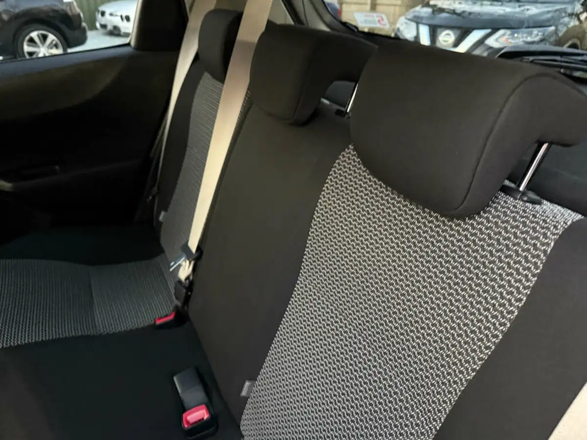 2013-toyota-yaris-133-trend-vvt-i-5d-big-35