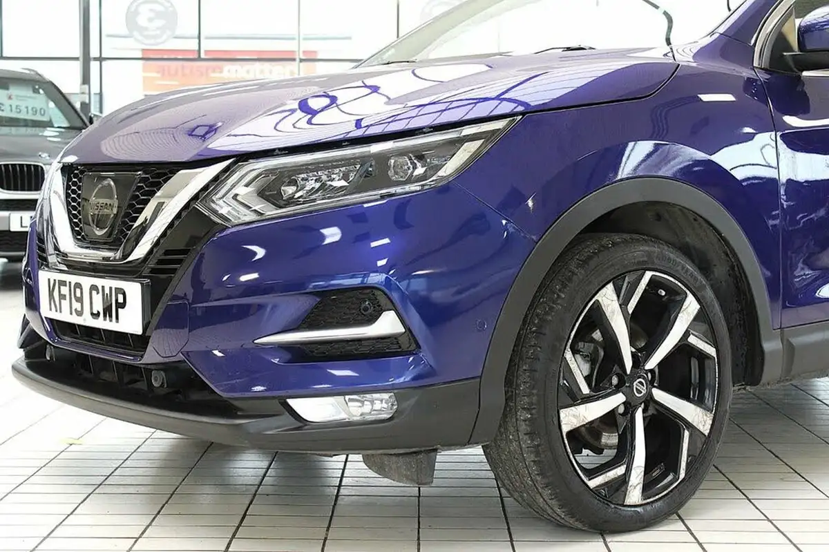 2019-nissan-qashqai-13-dig-t-tekna-160ps-dct-big-2