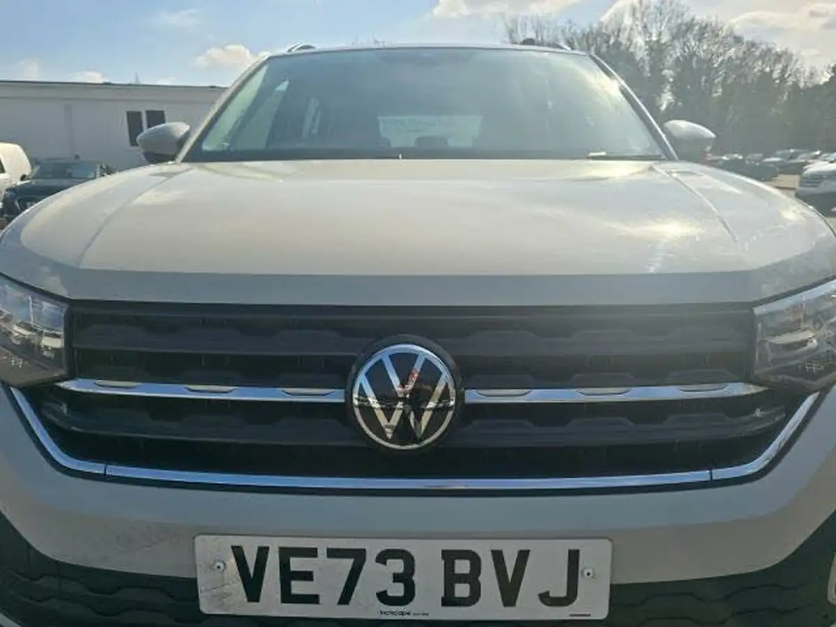 2024-volkswagen-t-cross-10-tsi-move-110ps-dsg-big-2