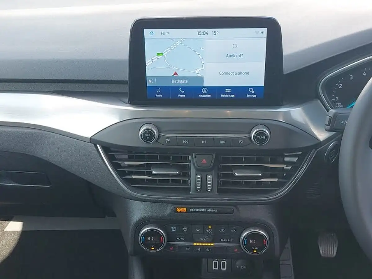 2022-ford-focus-10t-titanium-155ps-hybrid-mhev-hatchback-big-9