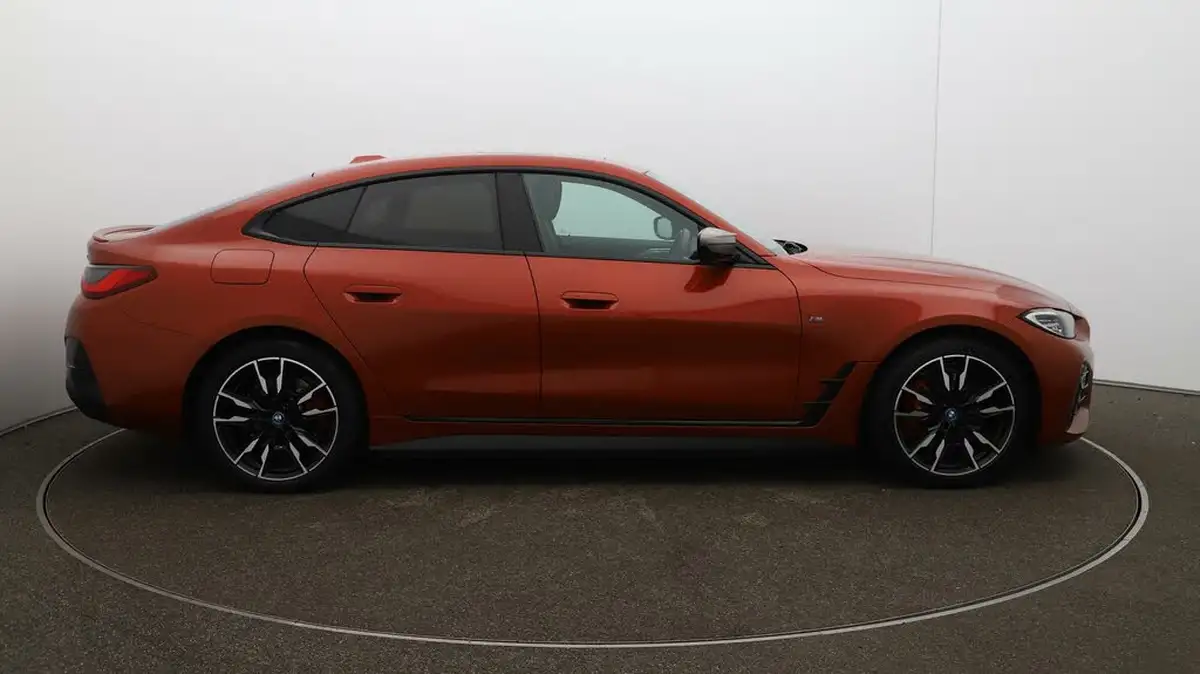 2022-bmw-i4-e-m50-big-45