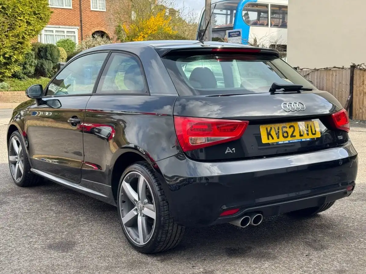 2012-audi-a1-20td-contrast-edition-big-5