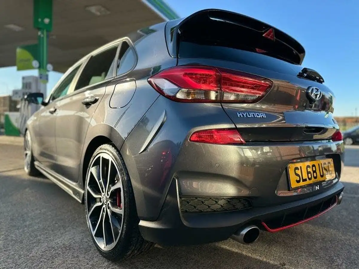 2018-hyundai-i30-n-20-t-gdi-n-performance-big-11