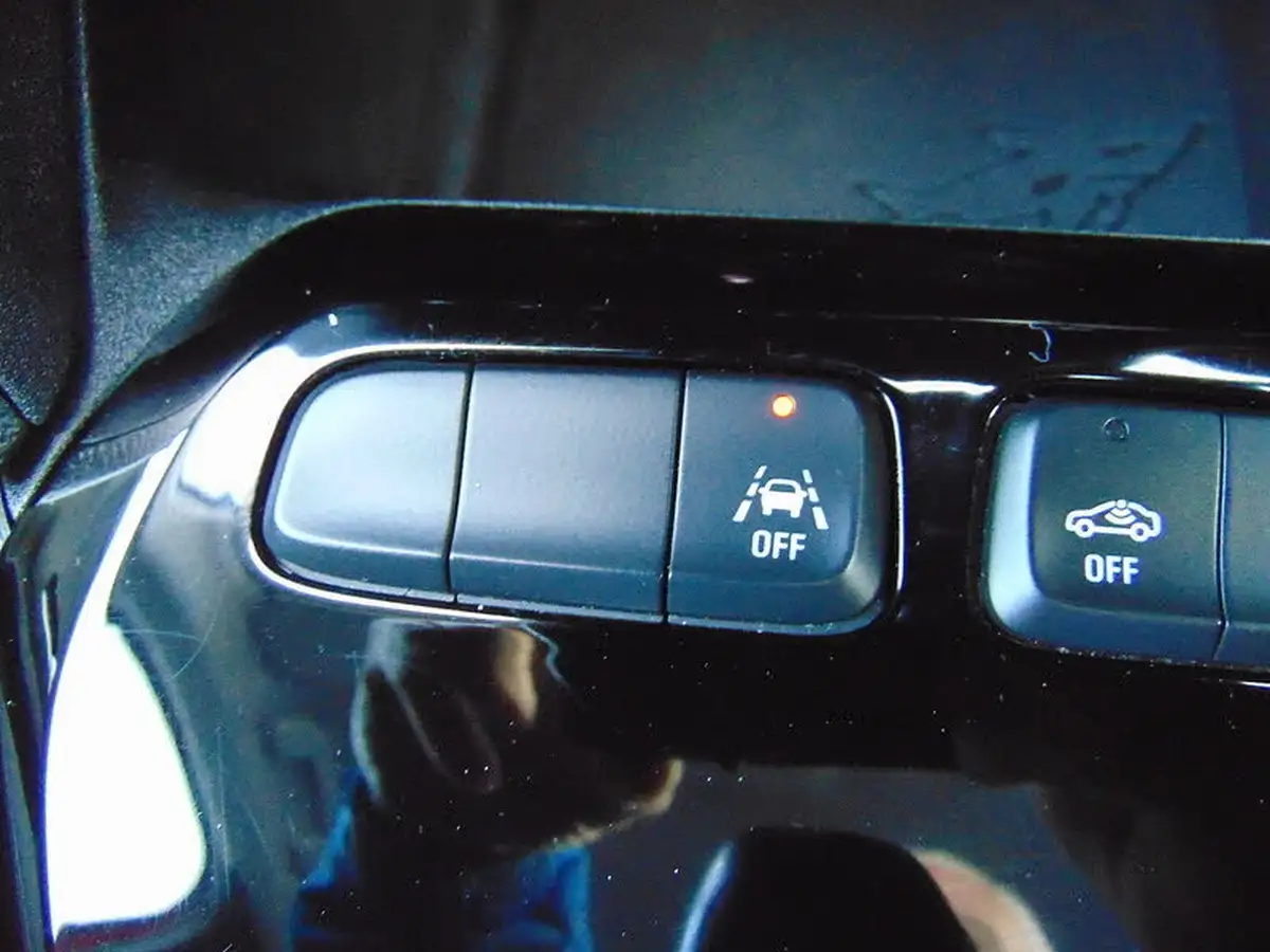 2020-vauxhall-corsa-e-elite-nav-74kw-big-29