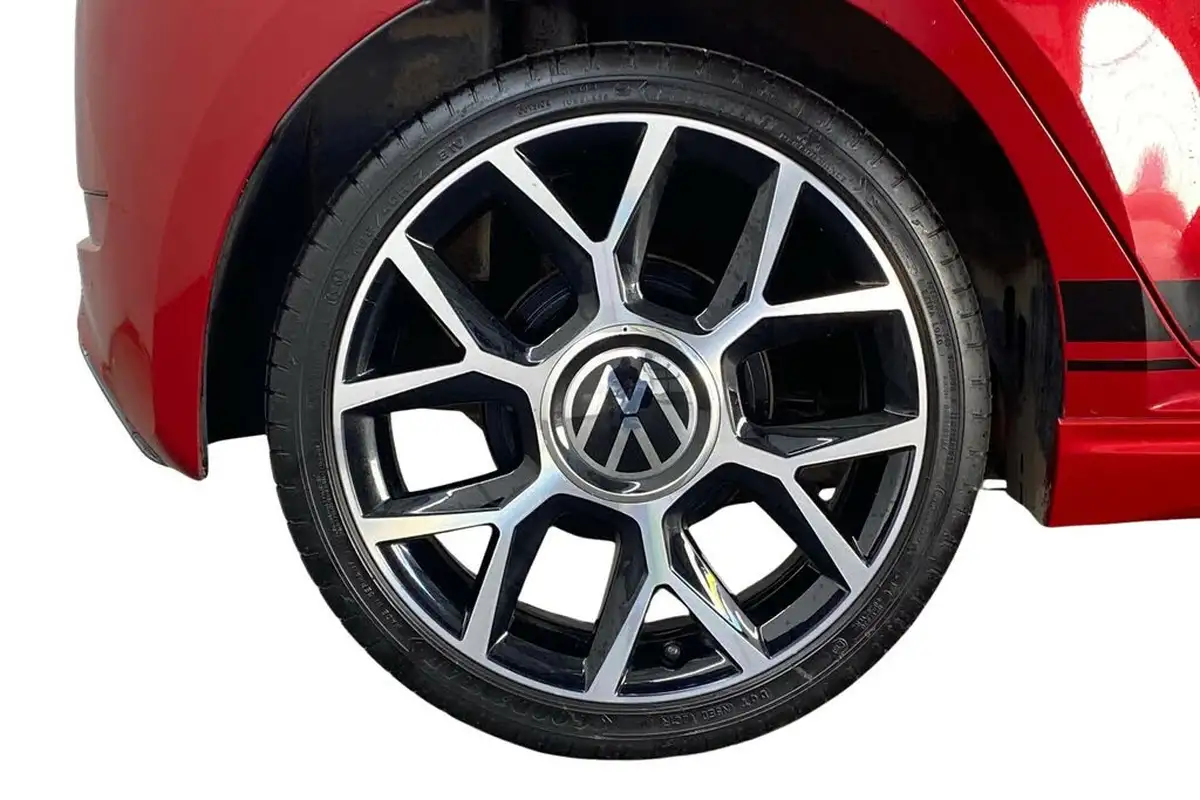 2021-volkswagen-up-10-gti-5d-big-8