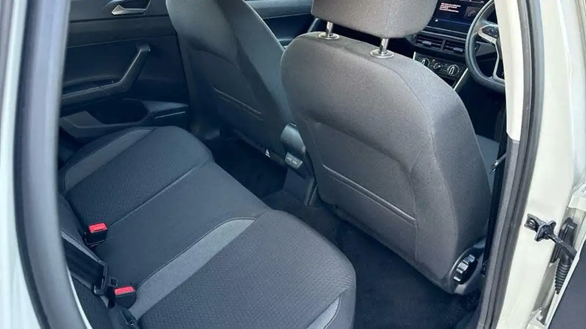 2023-volkswagen-polo-10-tsi-life-big-26