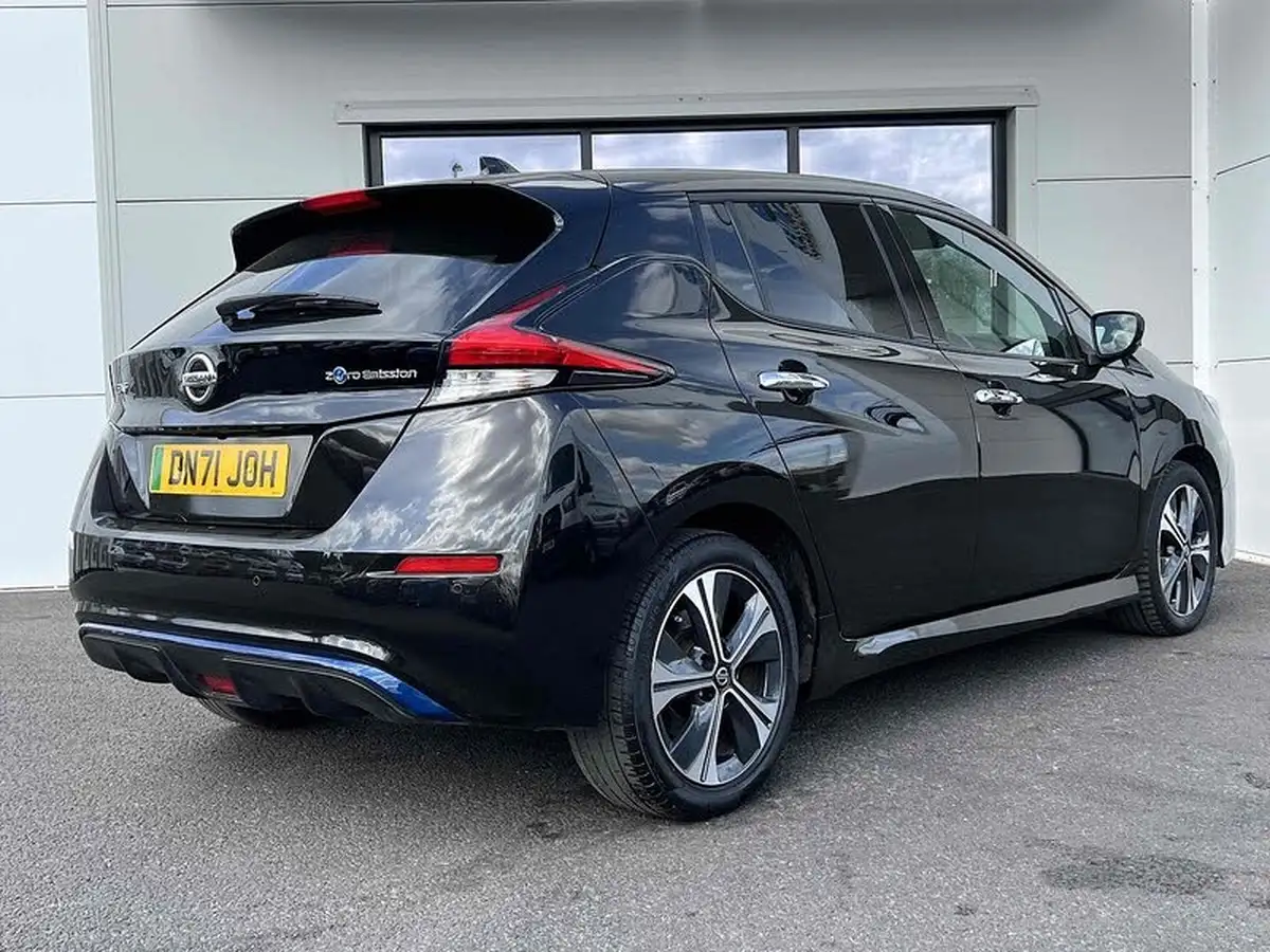 2021-nissan-leaf-e-tekna-big-8