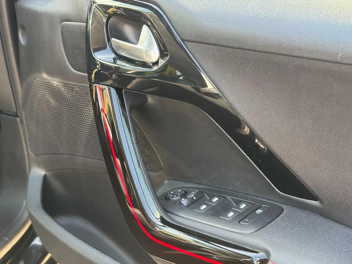 2019-peugeot-208-12-puretech-gt-line-110bhp-big-60