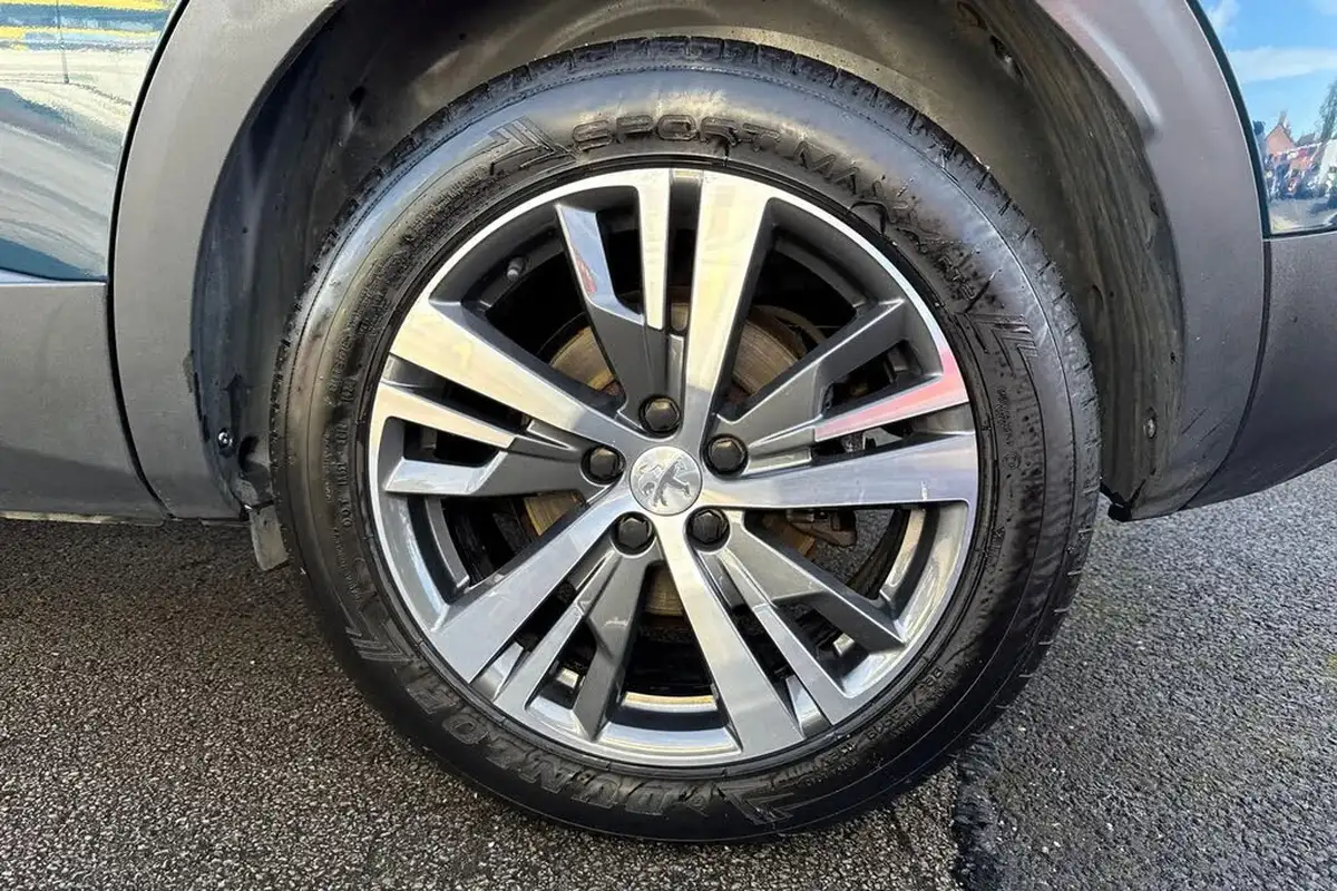 2021-peugeot-3008-suv-12-puretech-allure-premium-big-11