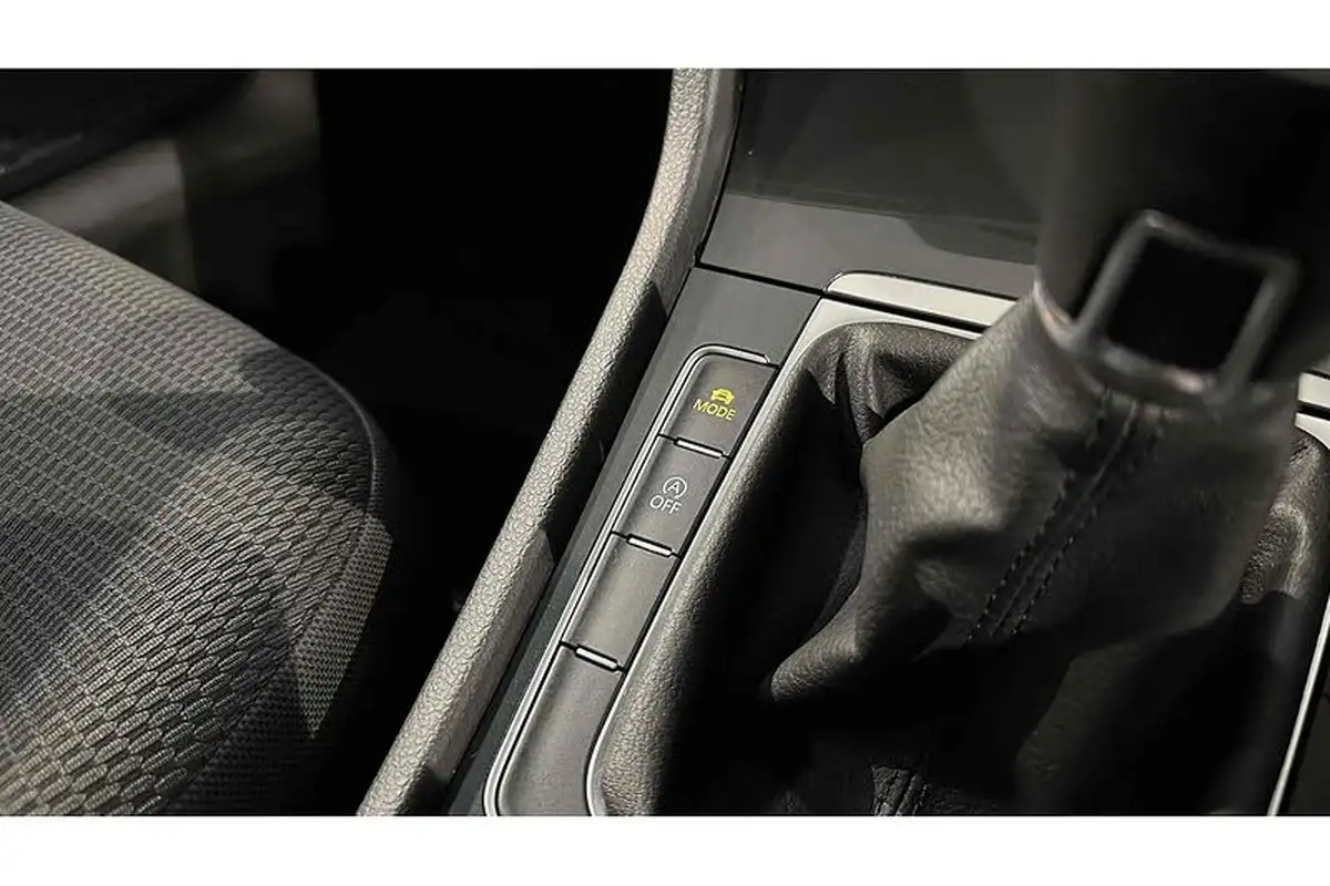 2020-volkswagen-golf-15-tsi-match-edition-130ps-hatchback-big-39