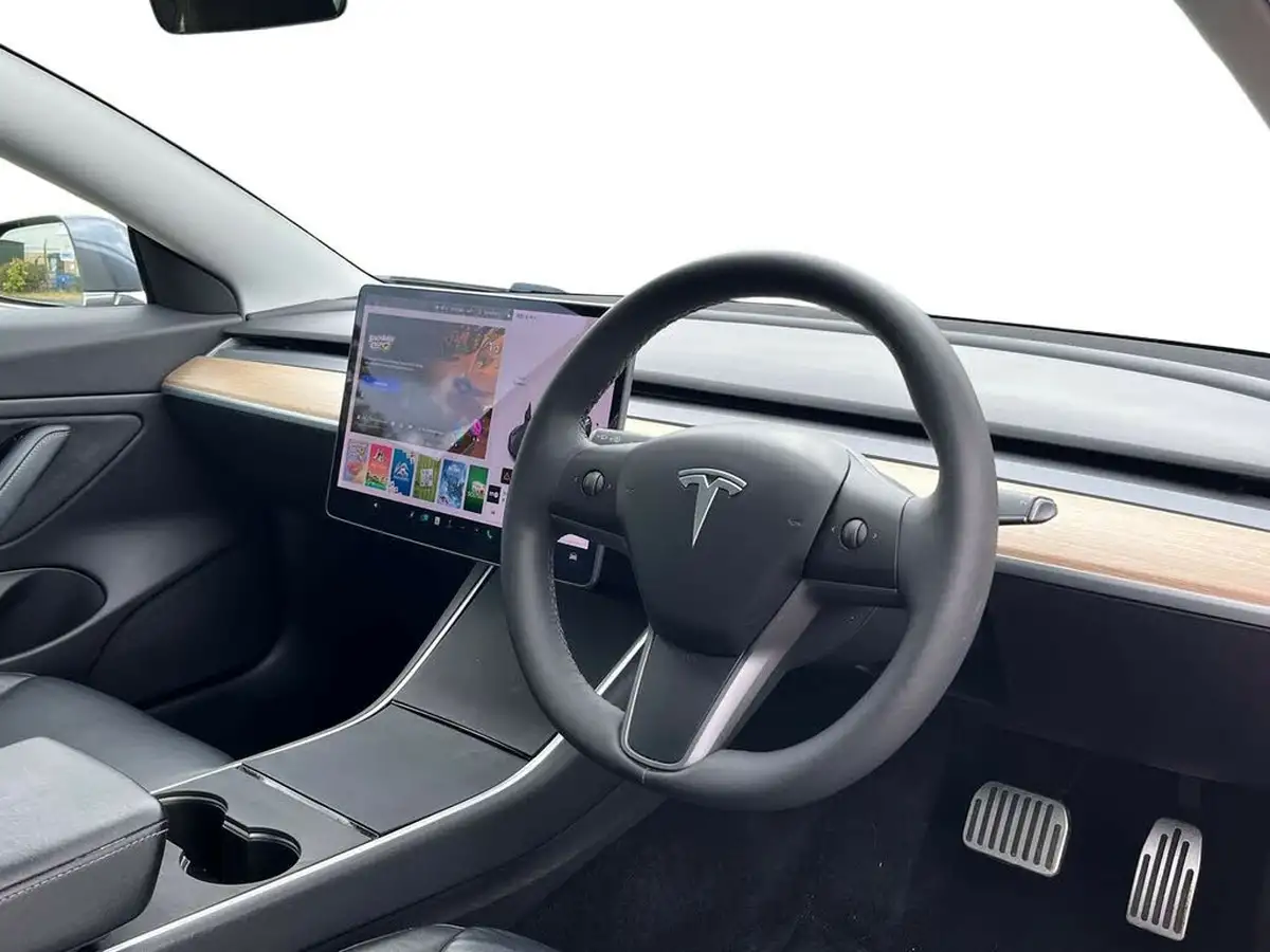 2019-tesla-model-3-e-standard-plus-big-4