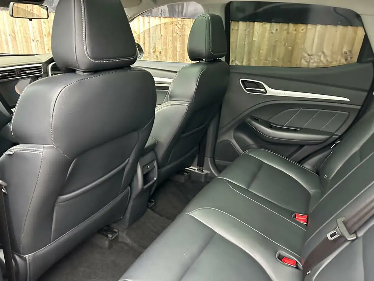 2021-mg-zs-suv-e-exclusive-ev-big-22