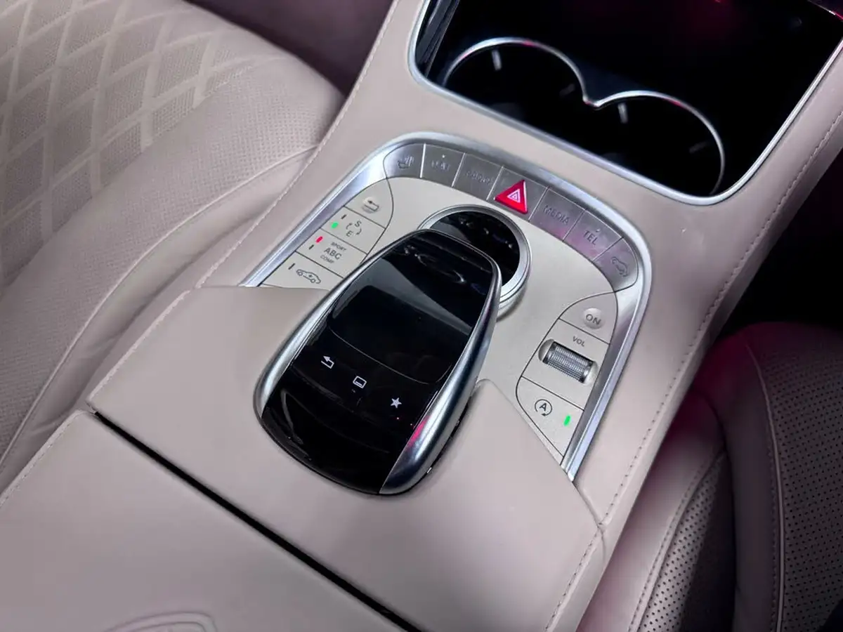 2015-mercedes-benz-s-class-60-maybach-s600-523bhp-big-41
