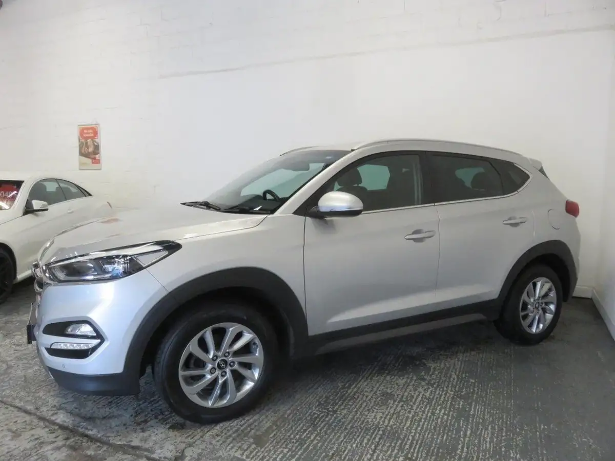 2016-hyundai-tucson-17crdi-blue-drive-premium-116ps-big-4