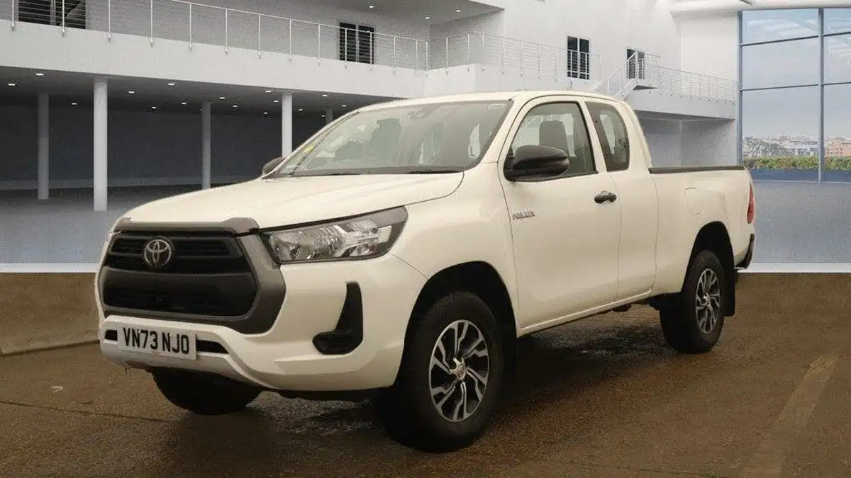 2023-toyota-hi-lux-24d-4d-active-extra-cab-pick-up-big-1