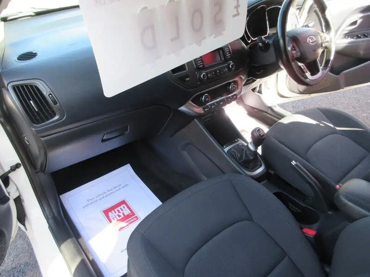 2014-kia-rio-14-3-isg-5d-big-12