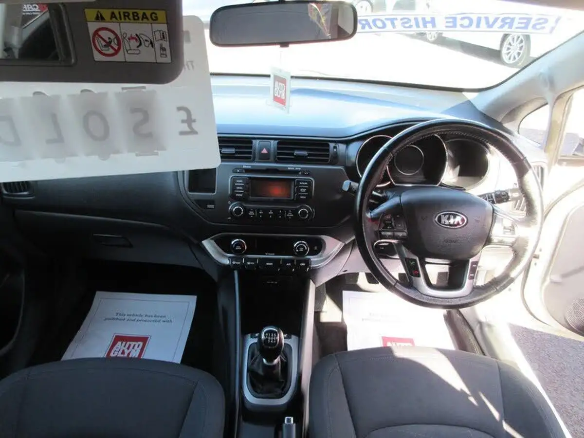 2014-kia-rio-14-3-isg-5d-big-16