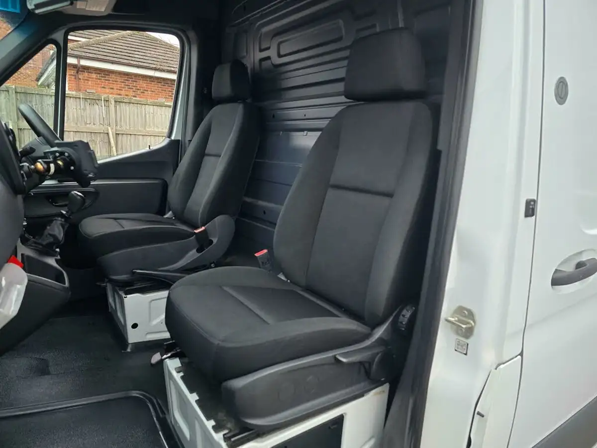 2018-mercedes-benz-sprinter-21cdi-311-l2h1-panel-van-rwd-eco-gear-360-big-38