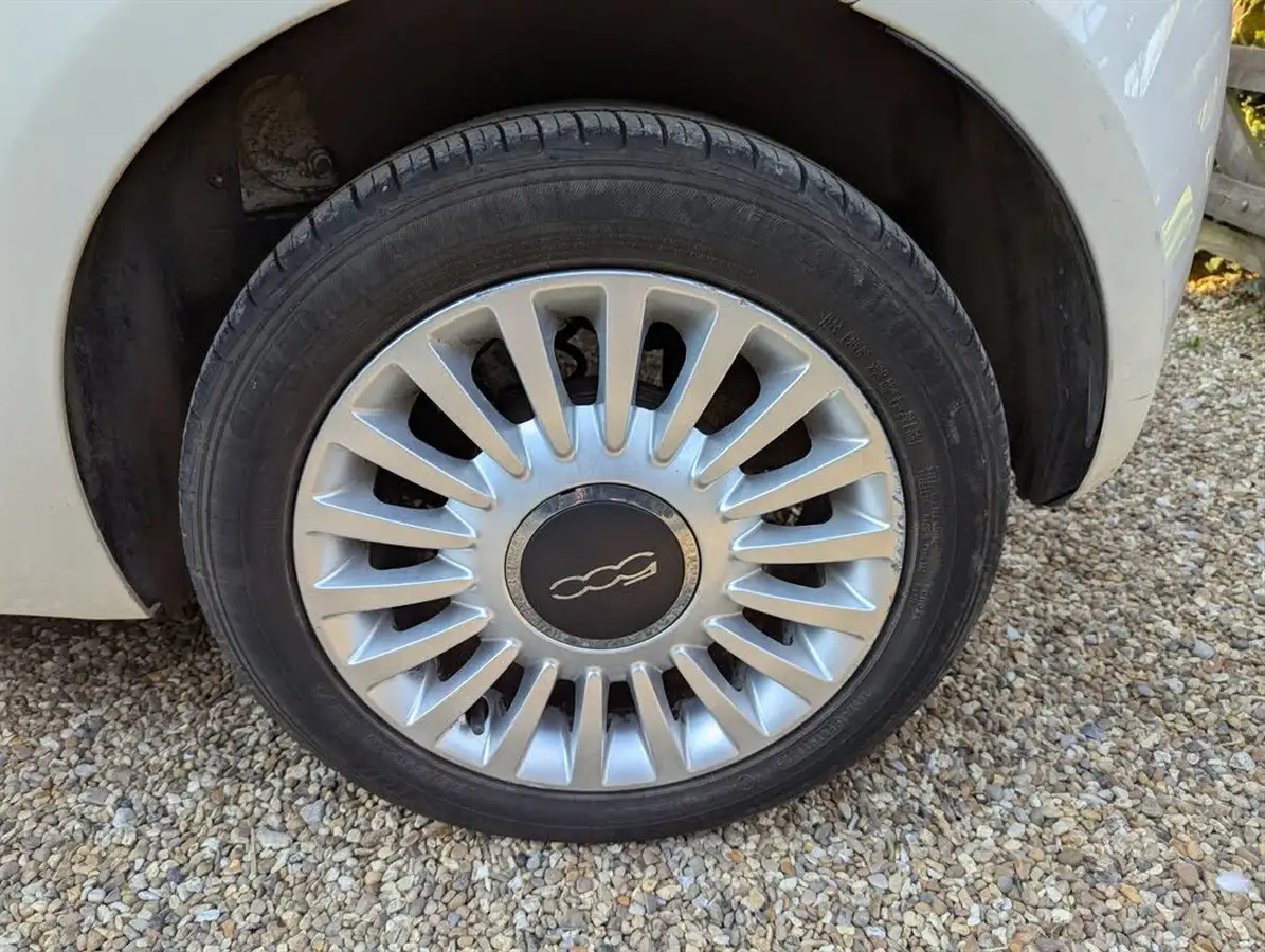 2014-fiat-500-12-lounge-big-23