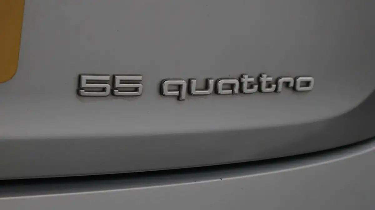 2022-audi-e-tron-55e-technik-station-wagon-big-23