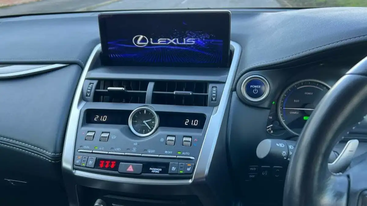 2021-lexus-nx-300h-25-takumi-sunroof-big-11
