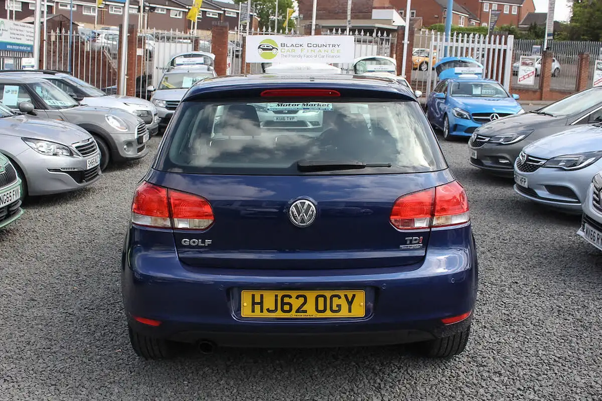 2012-volkswagen-golf-16td-blue-motion-match-5d-big-7