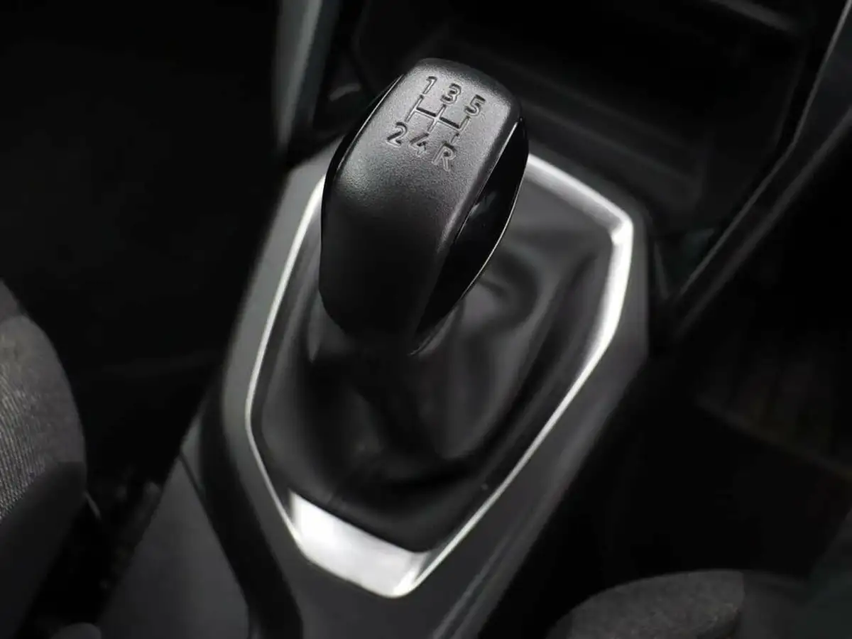 2022-peugeot-208-12-puretech-active-premium-75ps-big-19