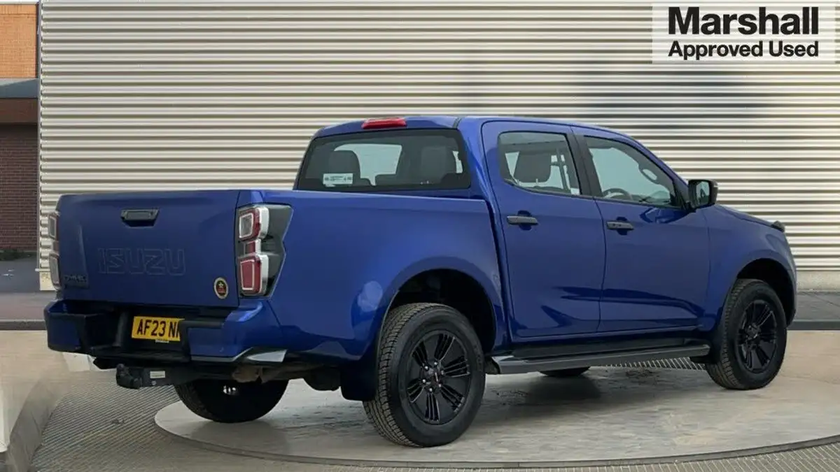 2023-isuzu-d-max-19td-v-cross-auto-big-2