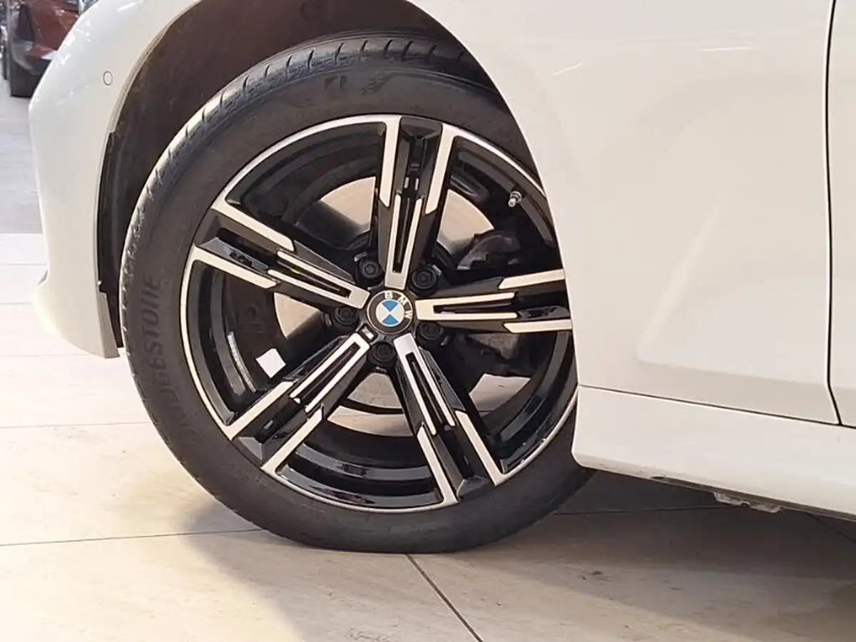 2024-bmw-3-series-20-320i-m-sport-saloon-4d-big-8