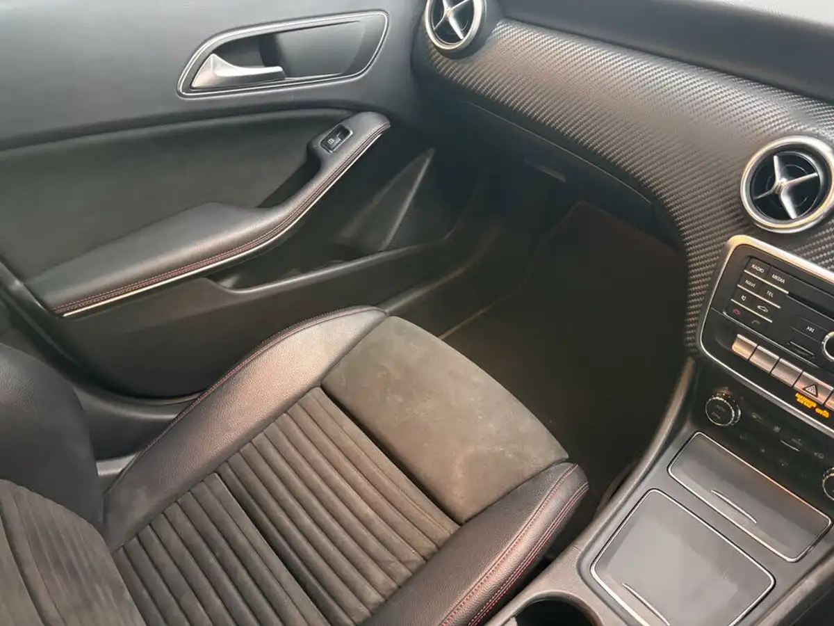 2017-mercedes-benz-a-class-21d-a200d-amg-line-ss-7g-dct-big-41